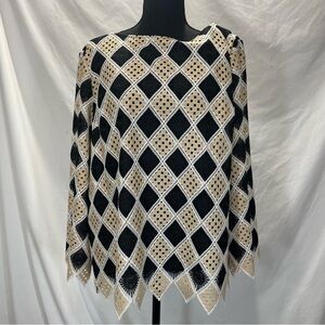 Preston & York NWT woven Women’s top Black and Beige Diamond Design. Size L.